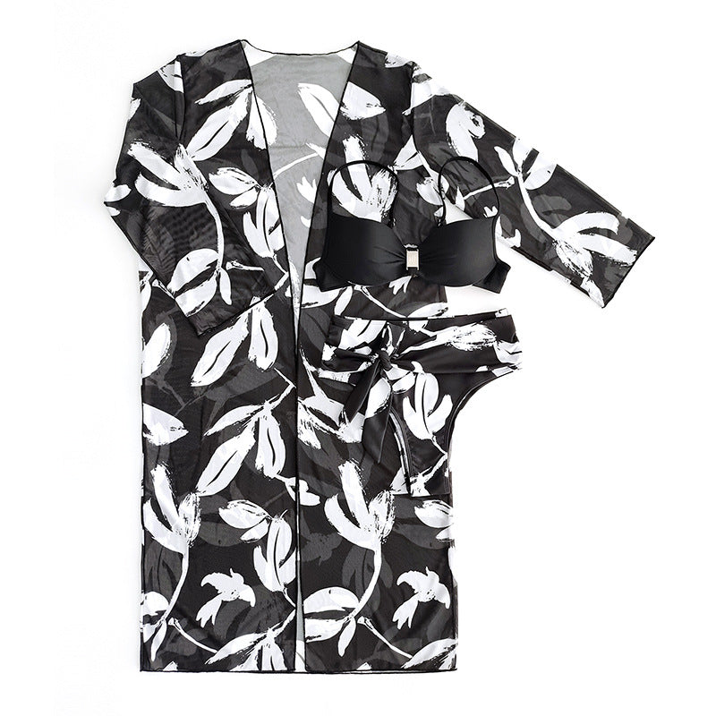 Dame strandkimono med blomsterdesign og høj slids Stilla