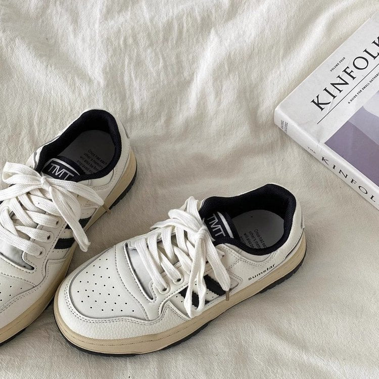 Dame moderne sneakers i minimalistisk design med åndbart overmateriale og skridsikker sål Stilla