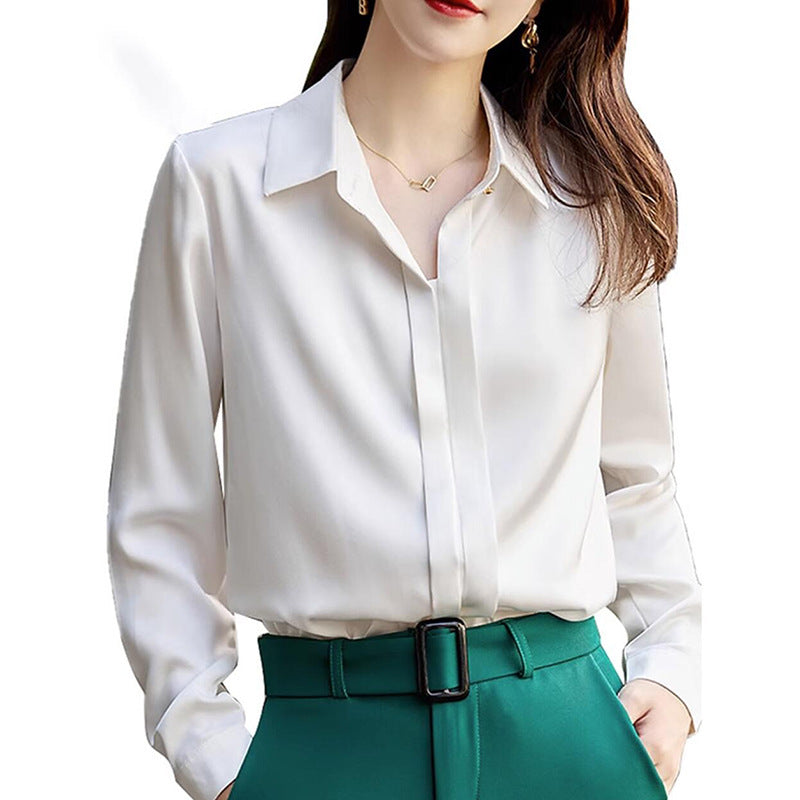 Dame elegant bluse i let satin med moderne knapdetaljer Stilla