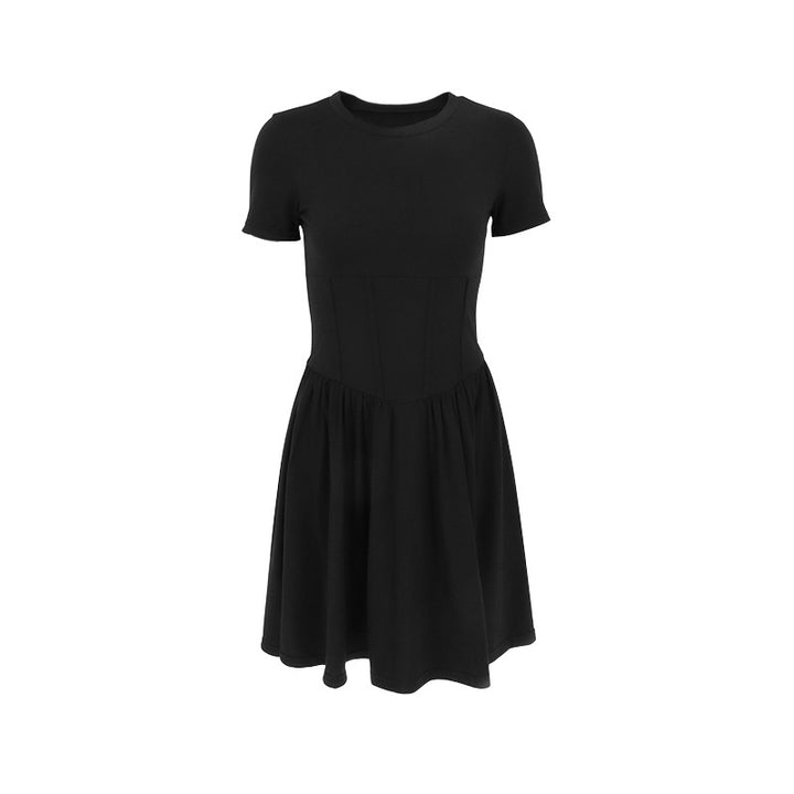 Dame jumpsuit med flatterende snit og feminin silhuet Skovae