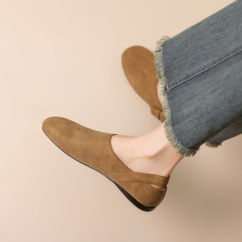 Femme Slip-On Suede Pantoletten med justerbar rem Stilla