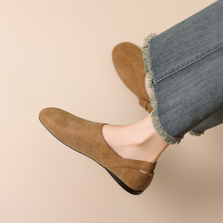 Femme Slip-On Suede Pantoletten med justerbar rem Stilla