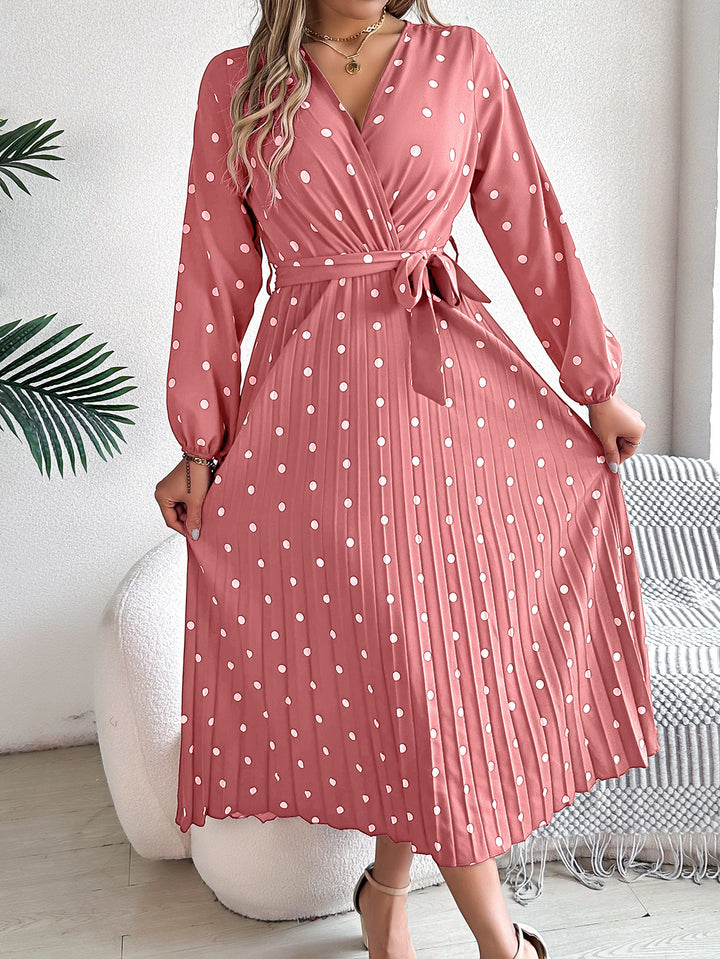 Dame omslagkjole med prikmønster og draperinger Stilla