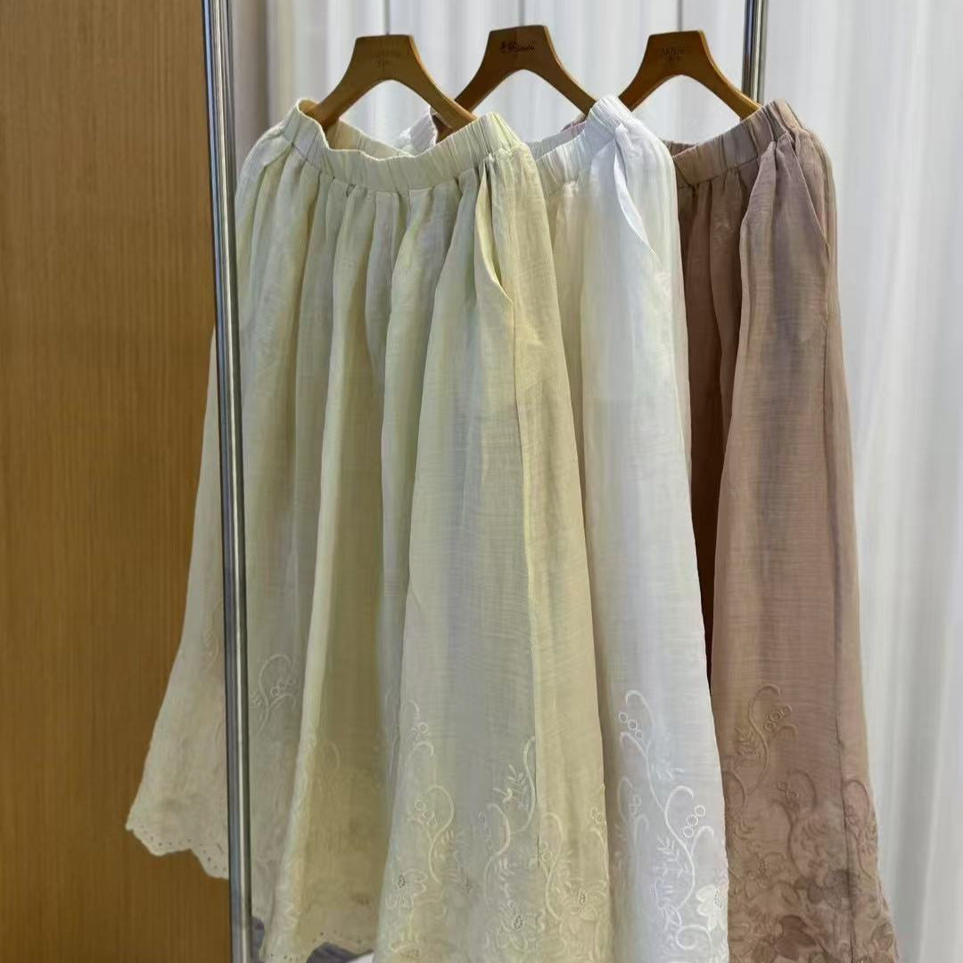 Femme Elegante Broderet Midi-Nederdel Stilla