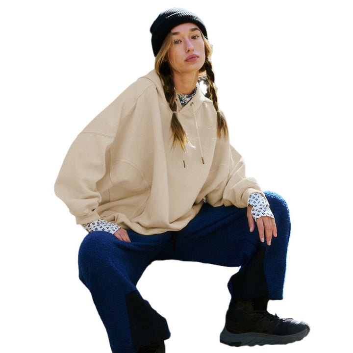 Dame oversized hoodie lavet af blød bomuldsblanding med praktiske sidelommer Stilla