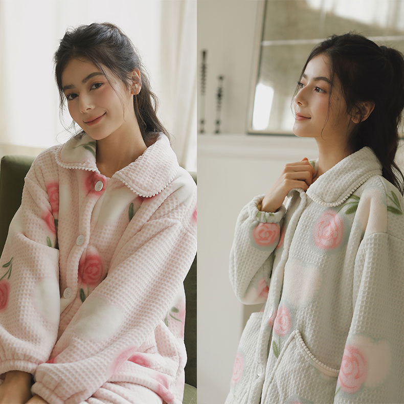 Dame Lækkert Fleece tæppe med blomstret design og praktiske lommer Stilla