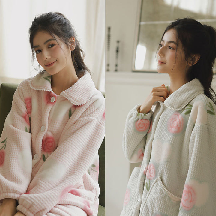 Dame Lækkert Fleece tæppe med blomstret design og praktiske lommer Stilla