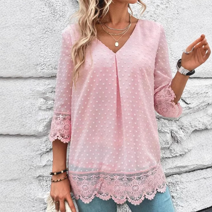 Damebluse med spidsbesætning og prikket design Stilla