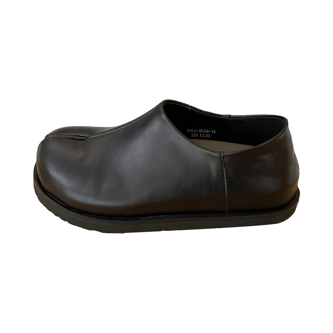 Femme Contemporary Slip-On Loafers med unikt split-tå-design Stilla