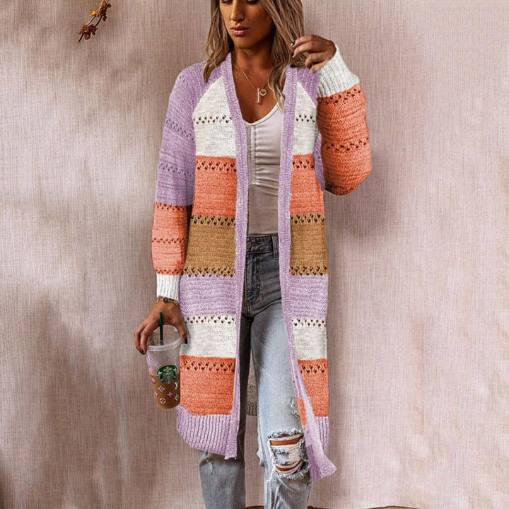 Dame strikket cardigan i retro patchwork stil med lange ærmer og åben front Stilla
