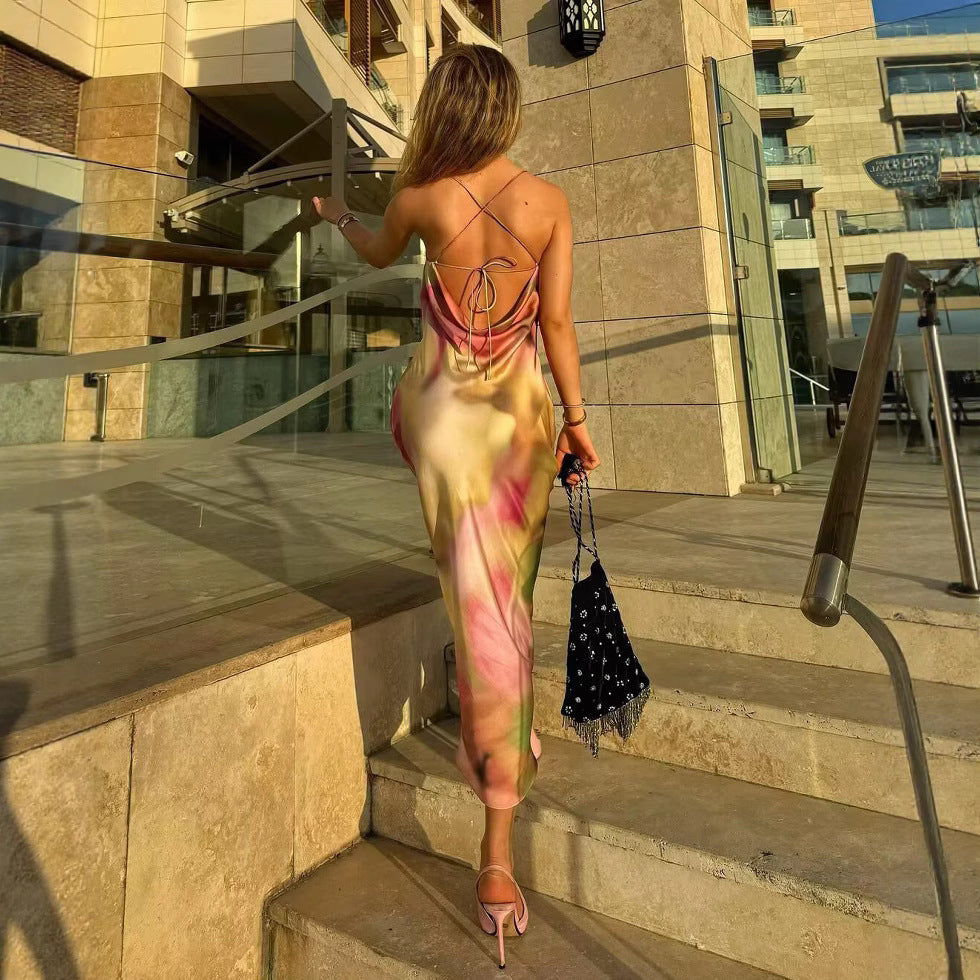 Femme Cowl Neck Flared Maxi Kjole med Krydsryg Stilla