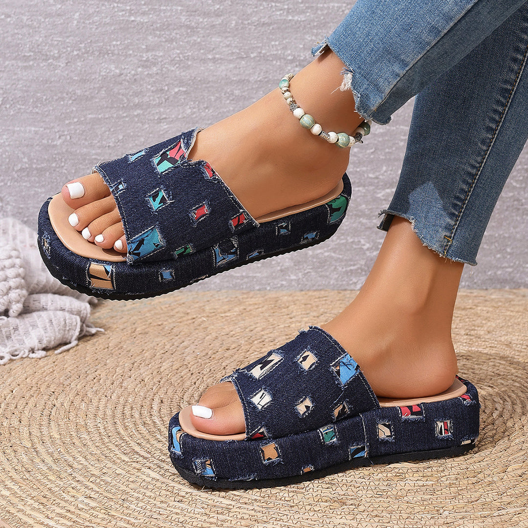 Dame slide-sandaler med fashionable udskæring og dekorativt vævningsmønster Stilla