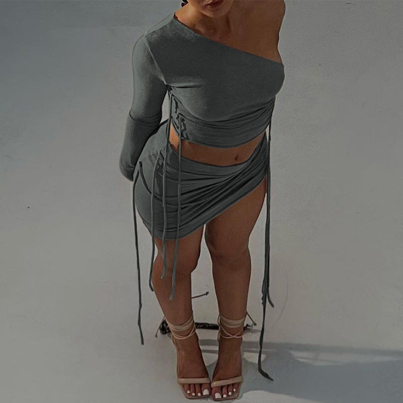 Dame Crop-Top og Miniskørt Sæt med off-shoulder Design og Rüschen Stilla