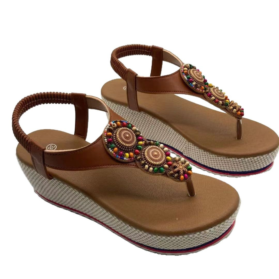 Dame Wedge-sandaler med kunstnerisk perle-applikation Stilla