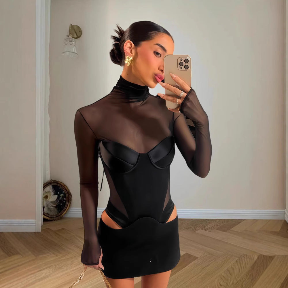 Dame Cut-Out Minikjole med transparente ærmer og tætsiddende pasform Stilla