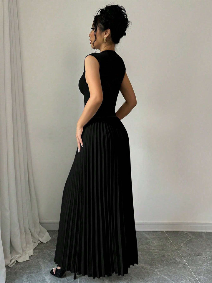 Dame maxikjole med elegant plisseret design og højhalset snit Stilla