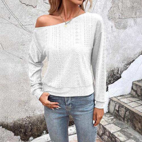 Dame Off-Shoulder Top med fin hulmønstring Stilla