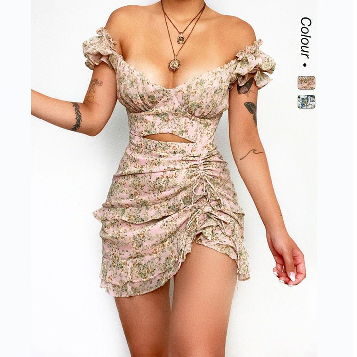 Dame mini kjole med off-the-shoulder design og blomster rynket kant Skovae