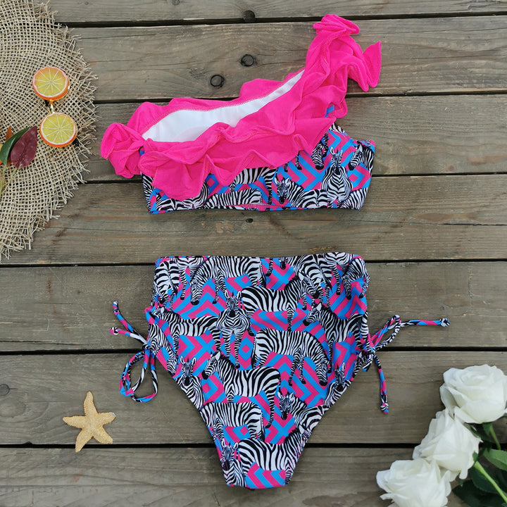 Dame bikini-sæt med voluminøse flæsedetaljer og trendy zebra-mønster Stilla