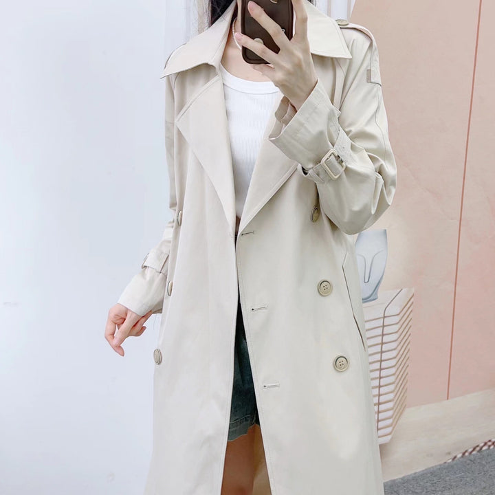 Dame trenchcoat i klassisk snit med elegante detaljer Stilla