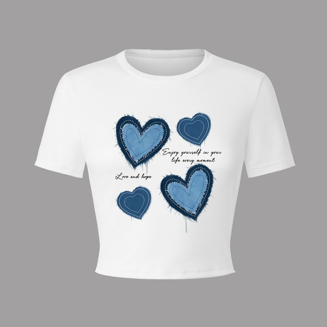 Dame Crop-T-Shirt med kreativt hjerte motiv og motiverende tekst Skovae