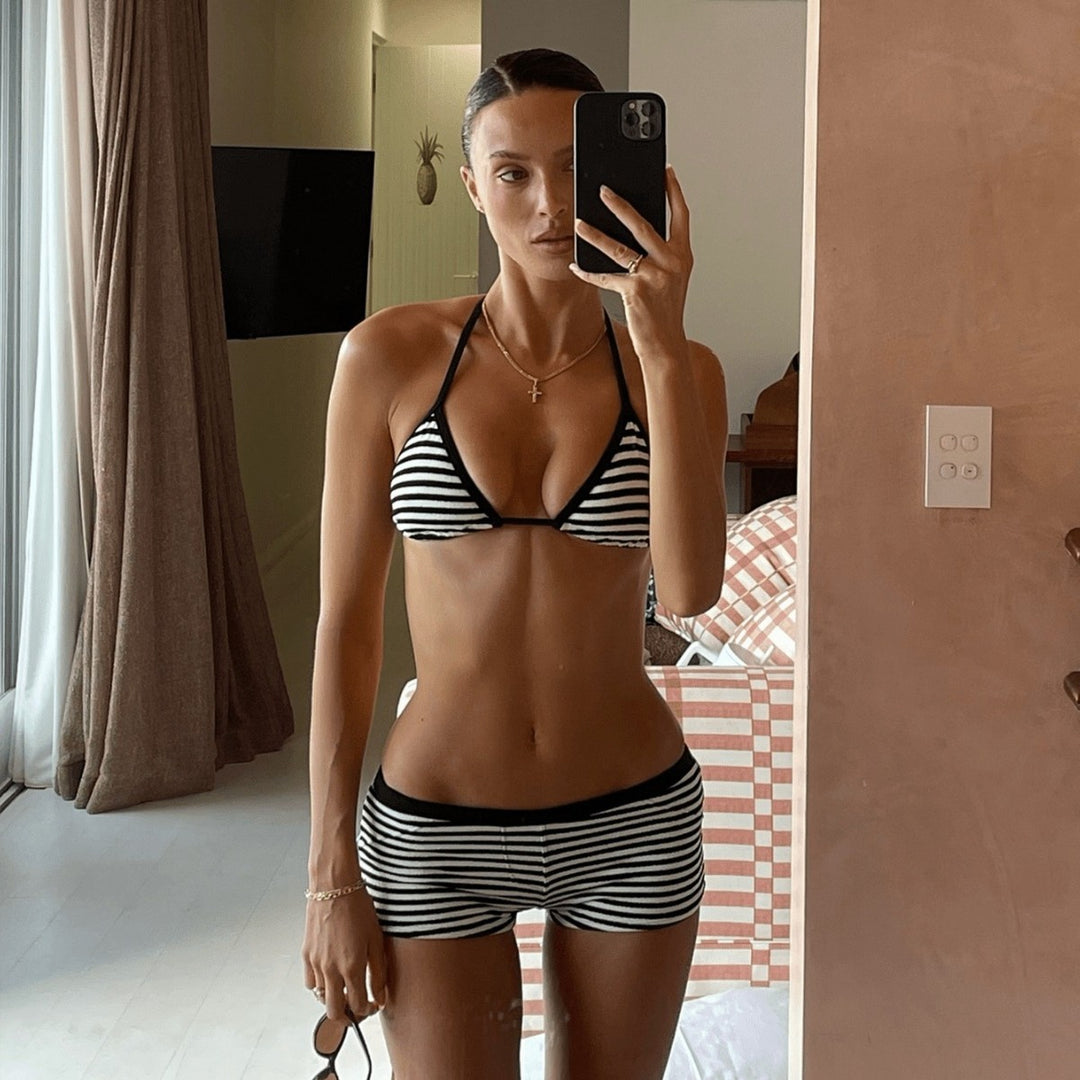 Dame bikini-sæt med smalt trekants-top og sporty snit Skovae