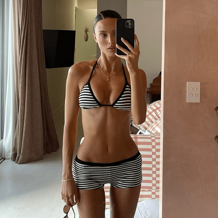 Dame bikini-sæt med smalt trekants-top og sporty snit Skovae