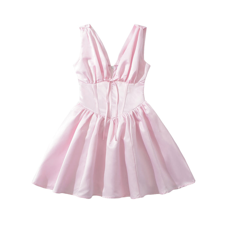Femme Deep V-udskæring Flared Satin Kjole Stilla