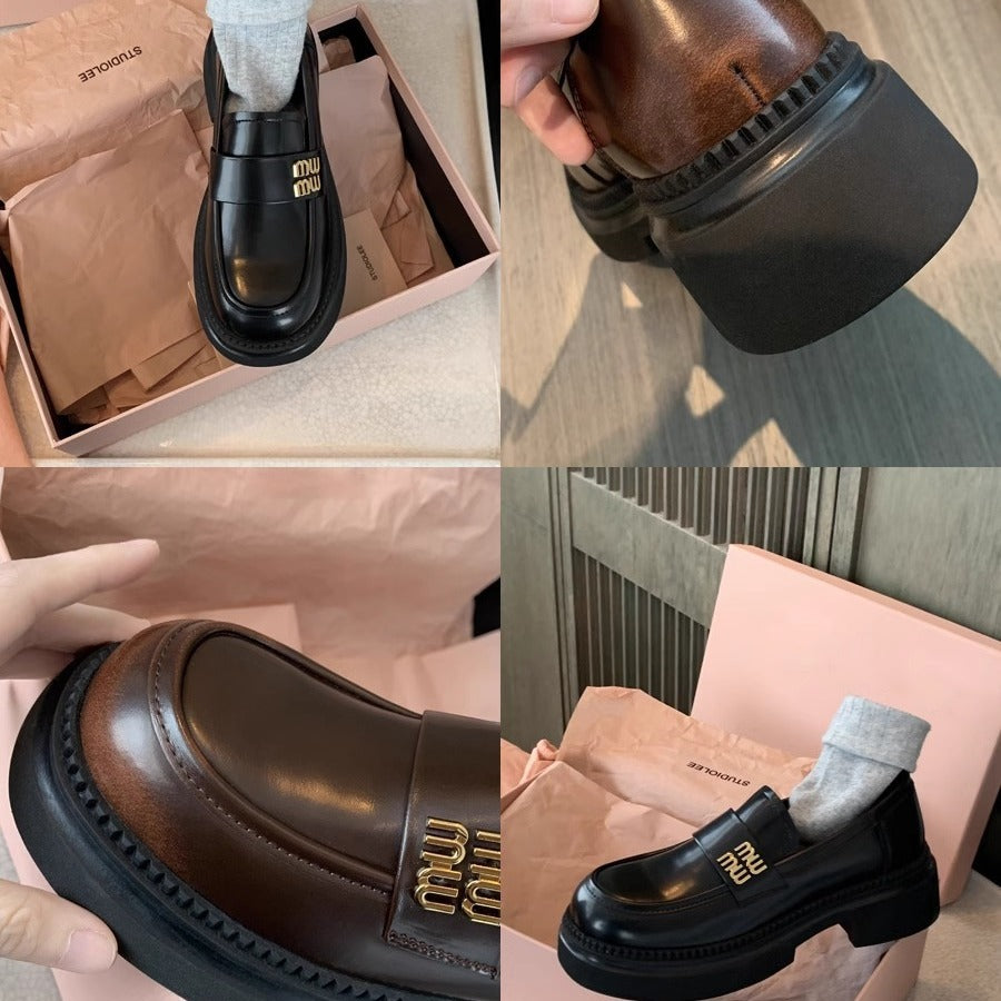Herre Klassiske Slip-On Loafers med Elegante Metalakcentre Stilla