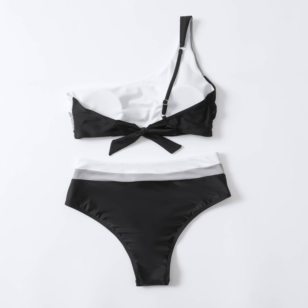 Dame bikini-sæt med asymmetrisk top og moderne farveblokdetaljer Stilla