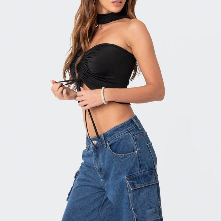 Kvinders crop top med sofistikerede flæsedetaljer og bindebånd Stilla