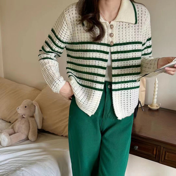 Kvindernes fashionable cardigan med dekorative knapper og stribemønster Stilla
