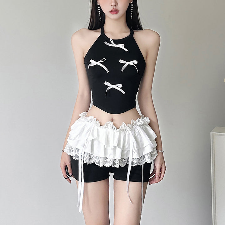 Dame shorts med flæse detaljer og blonde kant Stilla