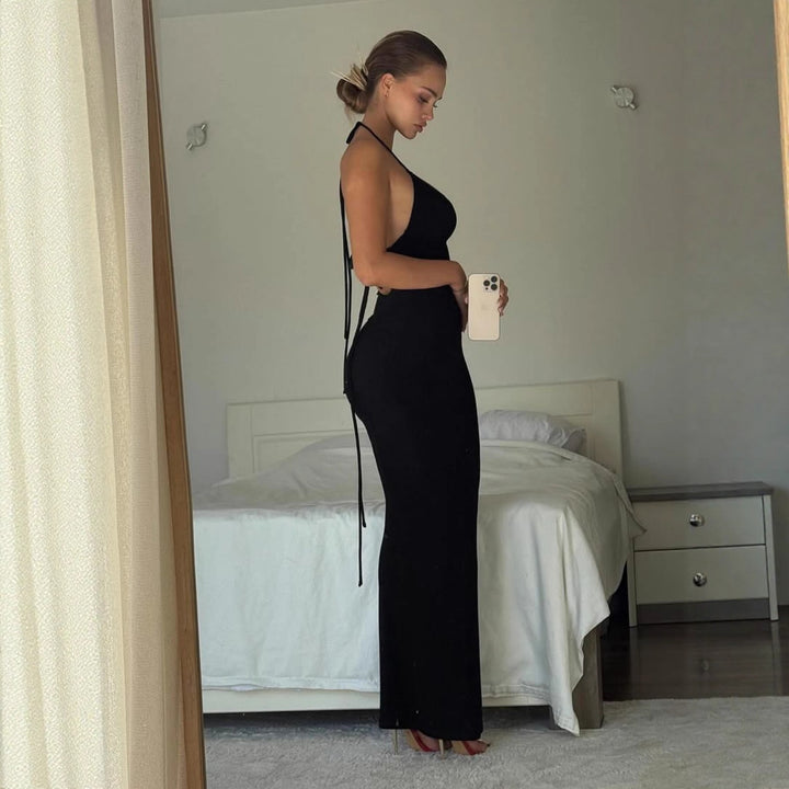 Dame elegant Maxi-kjole med smigrende snit og raffineret halterneck Skovae