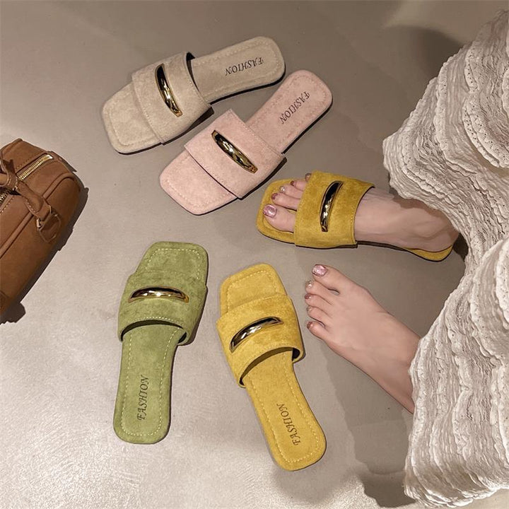 Dame clogs i elegant design med gyldne accenter og blød, skridsikker sål Stilla