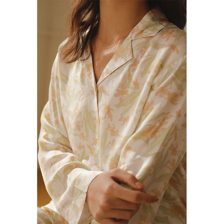 Dame Pyjamakombination med blomsterdesign og bløde materialer Stilla