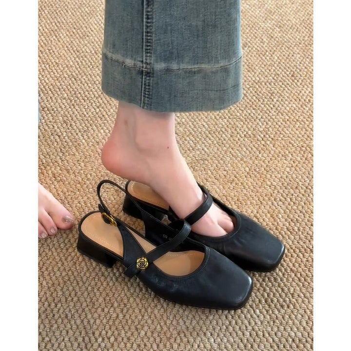Dame Slingback-hæle med firkantet tåparti og dekorative blomsteraccentuer Stilla