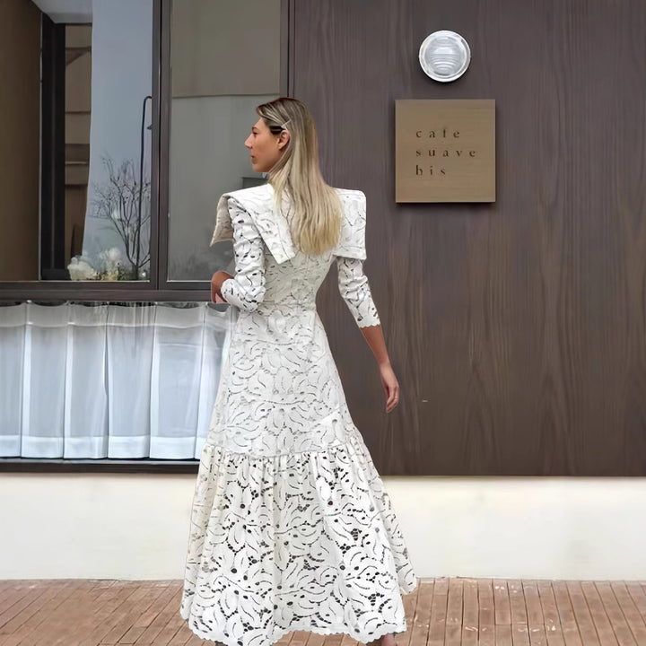 Dame Maxikjole med usædvanligt blomster-spidsmønster og elegant krøllede dekoration Stilla