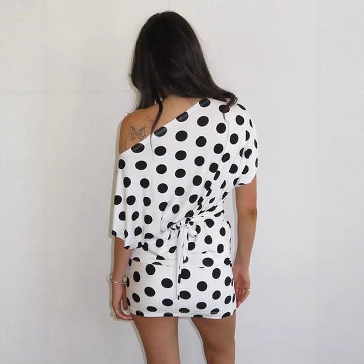 Damer afslappet top med stilfuldt polka-dot mønster og bindebåndsdetalje Skovae