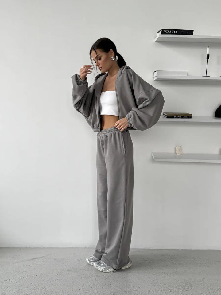 Kvinders sporty loungewear sæt med brede bukser og hættetrøje Skovae