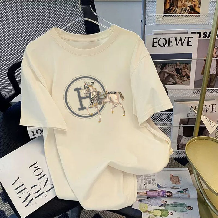 Dame T-shirt med høj kvalitets heste motiv og luksuriøs logotryk Stilla