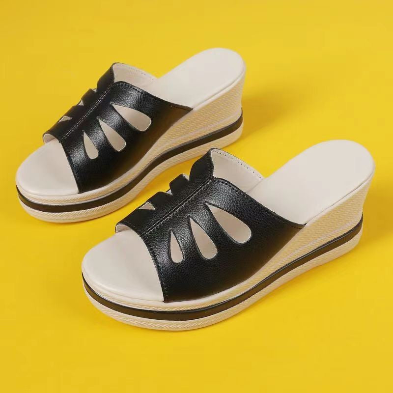 Dame Wedge-Pantoletten med moderne cut-out-design og behageligt fodseng Stilla