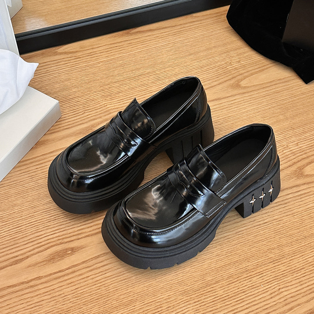 Femme Chunky Platform Loafers med dekorative accenter Stilla