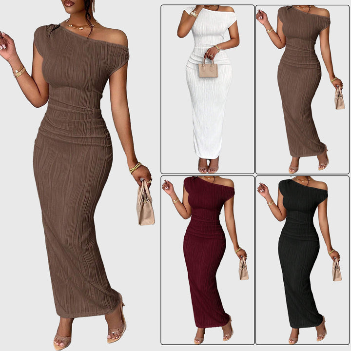 Dame elegant maxikjole med asymmetrisk snit og ribbede detaljer Stilla