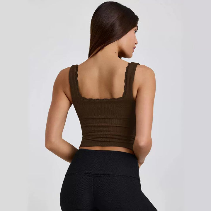 Dame rib-top med elegant spidskant og figursympatisk pasform Stilla