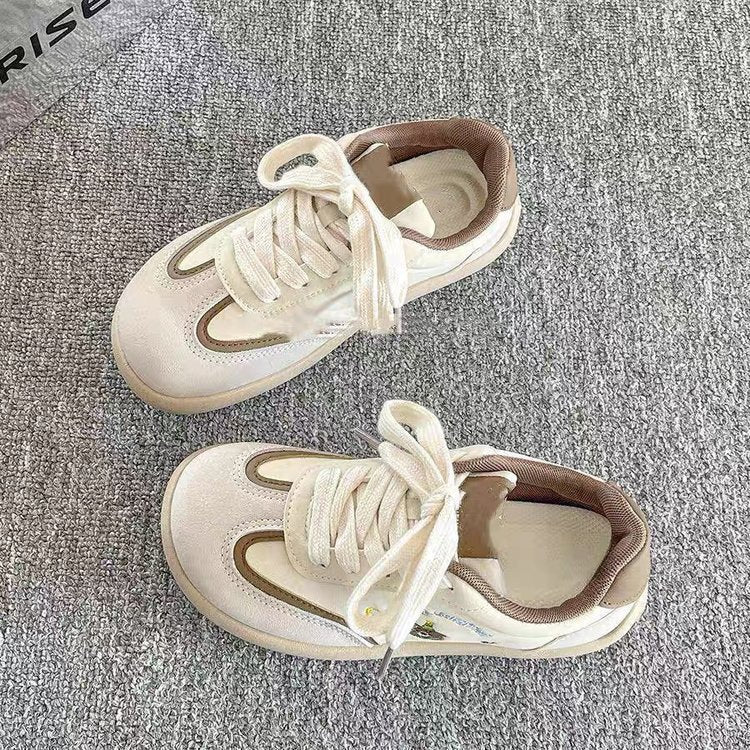 Dame fritids sneakers med dæmpende sål og moderne design Stilla