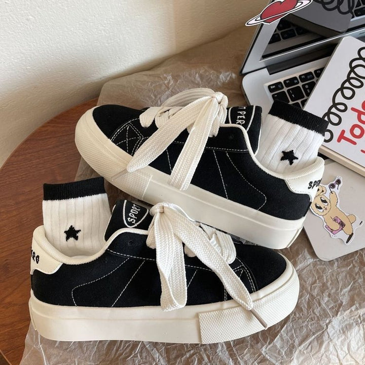 Dame sporty sneakers med tykk sål og åndbart overmateriale kombination Stilla