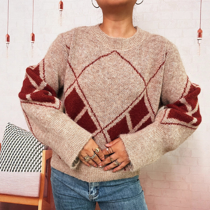 Kvinders strikkede sweater med moderne ternet mønster Stilla