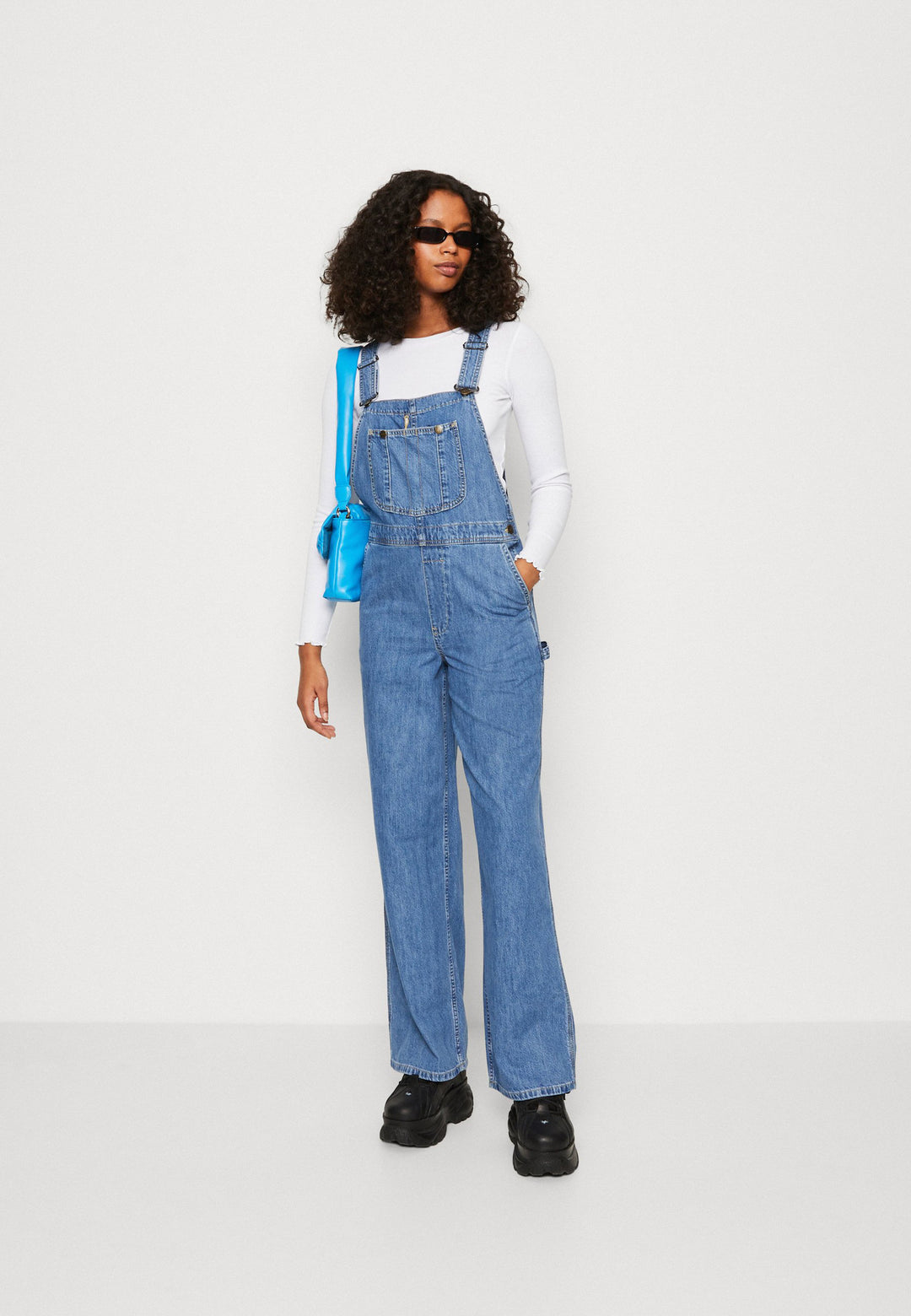 Dame denim overalls med bred ben og justerbare stropper Skovae