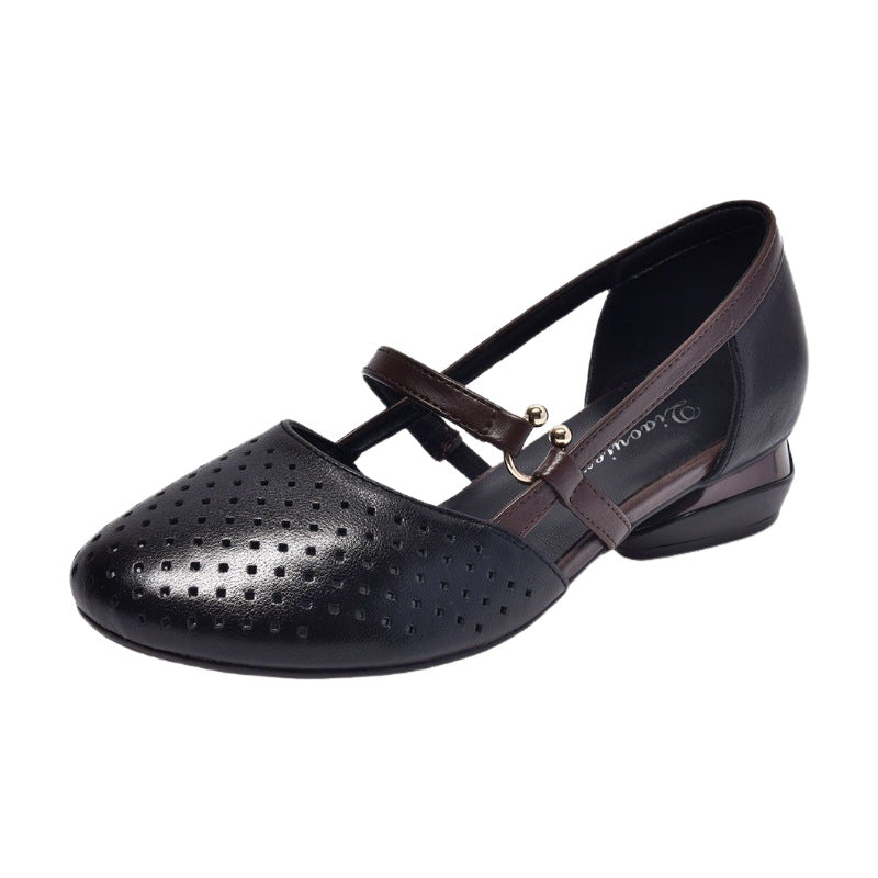 Dame Ballerinas med perforeret design og elegant rem Stilla